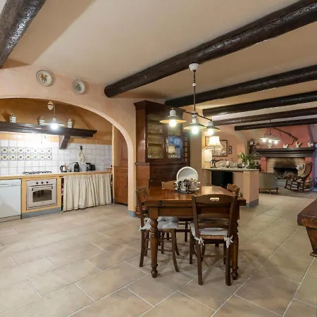 Casa Di Patty By Interhome 塔贾